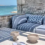 Avant Mar Paros