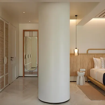 Avant Mar Paros Náusza