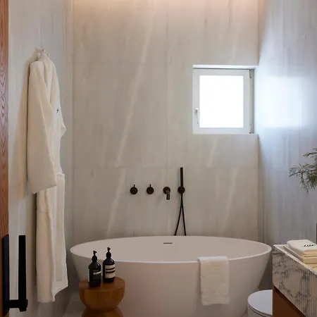 Avant Mar Paros Náusza